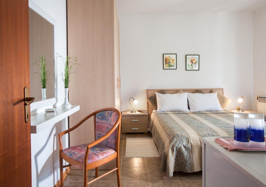 B&B Moderno Fažana Rum bild