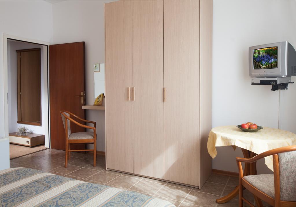 B&B Moderno Fažana Rum bild