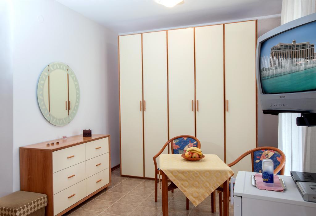 B&B Moderno Fažana Rum bild